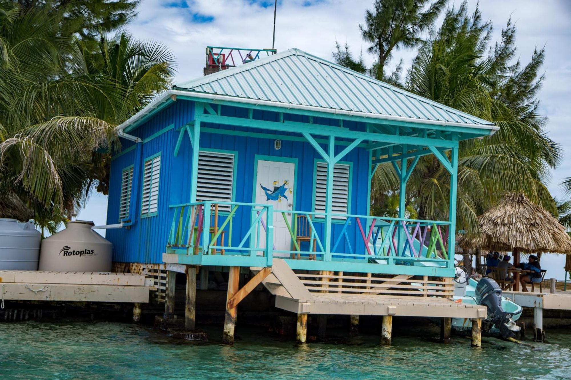 King Lewey'S Island Resort Placencia Exterior photo
